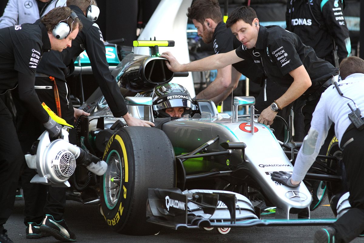 Los pilotos de Mercedes son los favoritos en el Gran Premio de México. (Foto Prensa Libre: EFE)