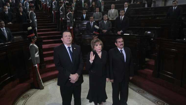 Silvia Valdés es juramentada en el Congreso como presidenta del Organismo Judicial. (Foto Prensa Libre: Érick Ávila)