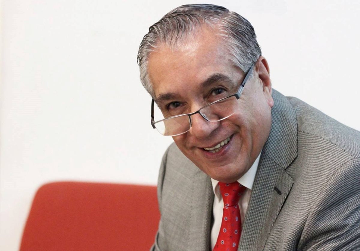 Fallece escritor René Aviles Fabila