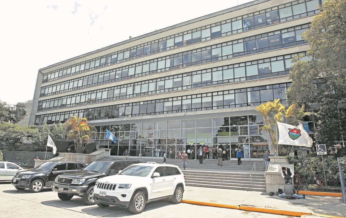La Municipalidad de Guatemala autorizó dos bonos a empleados, en cumplimiento al pacto colectivo. (Foto Prensa Libre: Hemeroteca PL)
