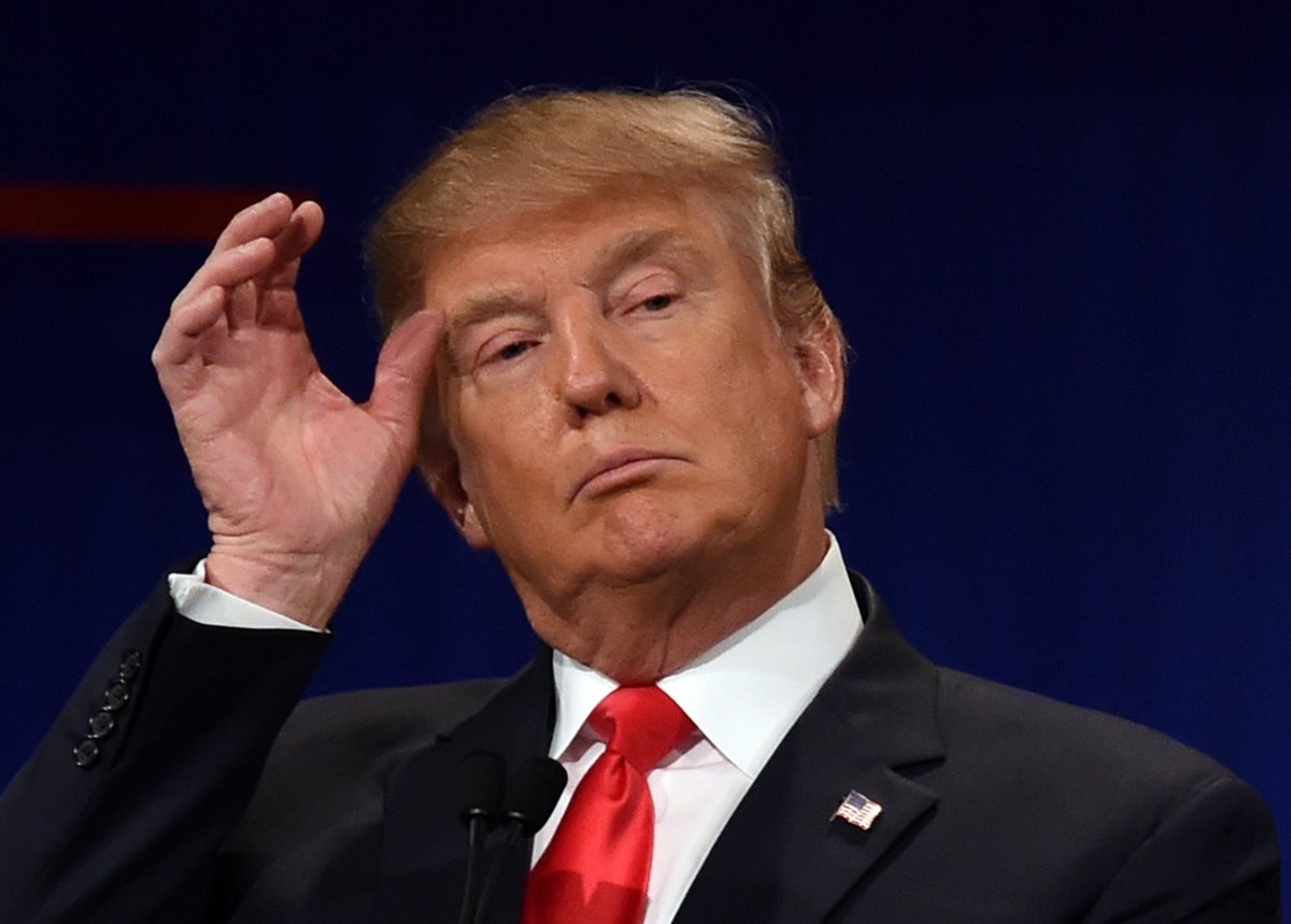 El republicano Donald Trump promete deportar al menos a tres millones de inmigrantes. (Foto Prensa Libre: AFP).