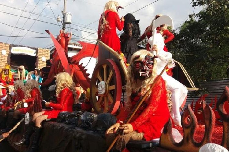 Tradición forma parte de las actividades en honor de la Virgen de Concepción. (Foto Prensa Libre: Renato Melgar).