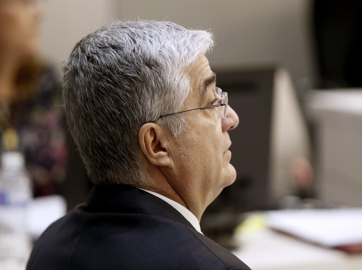 En España comenzó el juicio contra el exministro de Gobernación Carlos Vielmann, señalado de ejecución extrajudicial en un operativo en prisiones. (Foto Prensa Libre: EFE)