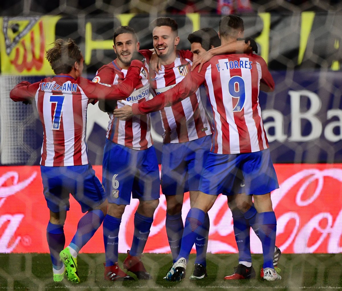 El Atlético mantiene el pulso en La Liga española. (Foto Prensa Libre: AFP)