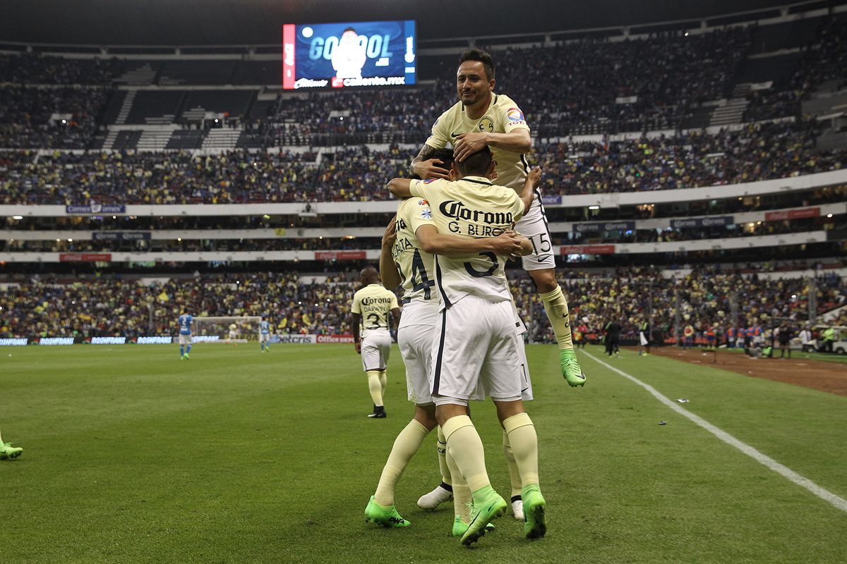 América de Lavolpe vence 2-0 al Cruz Azul en clásico joven del futbol mexicano