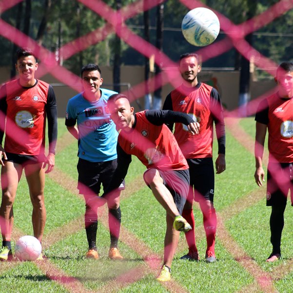 José Alpuche es el mejor jugador de Carchá y lo ha llevado a conseguir buenos resultados. (Foto Prensa Libre: Eduardo Sam Chun)