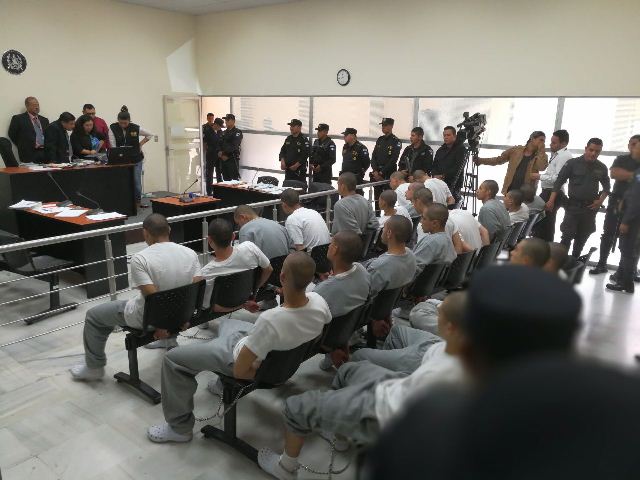 Los internos, mayores de edad, están pendientes de ser escuchados por un juez de turno (Prensa Libre: Esbin García)