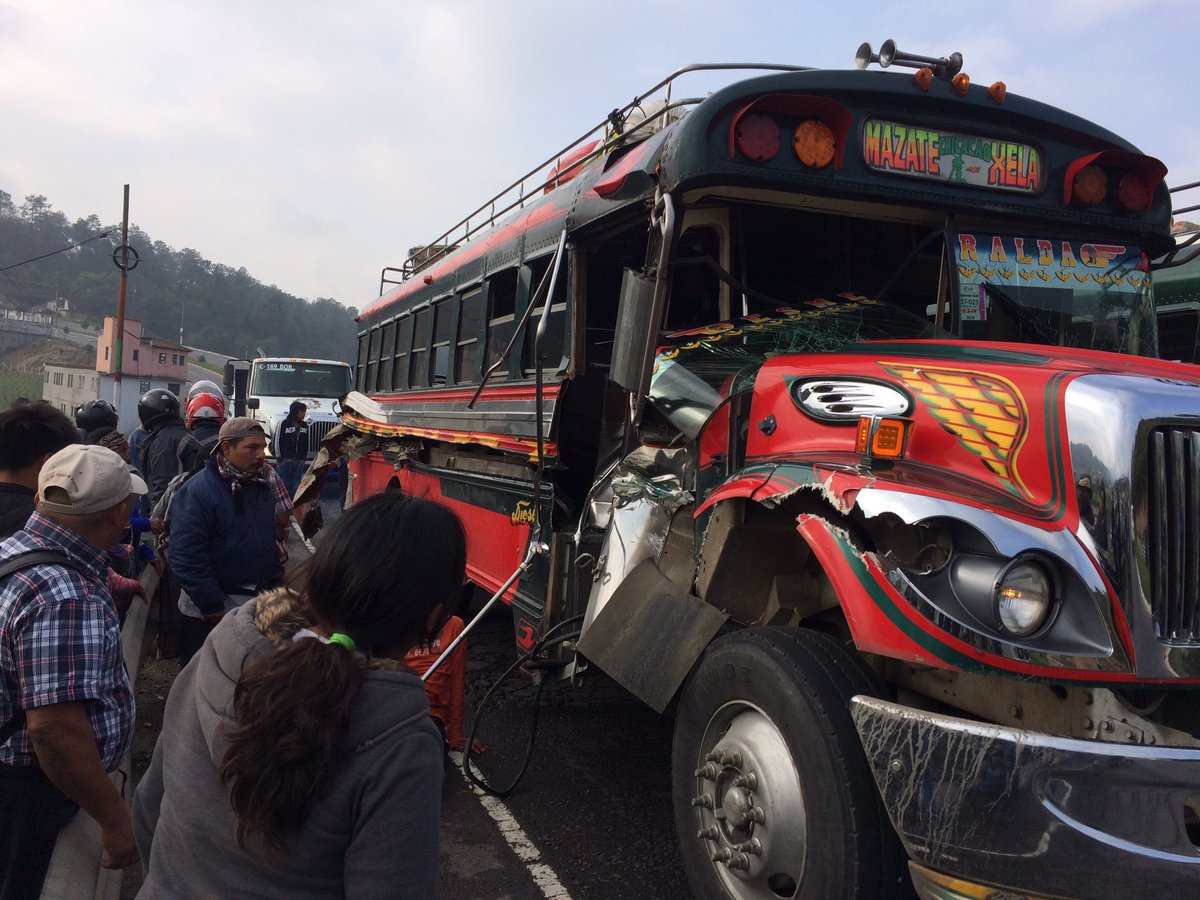 Vario heridos y un muerto deja accidente de bus