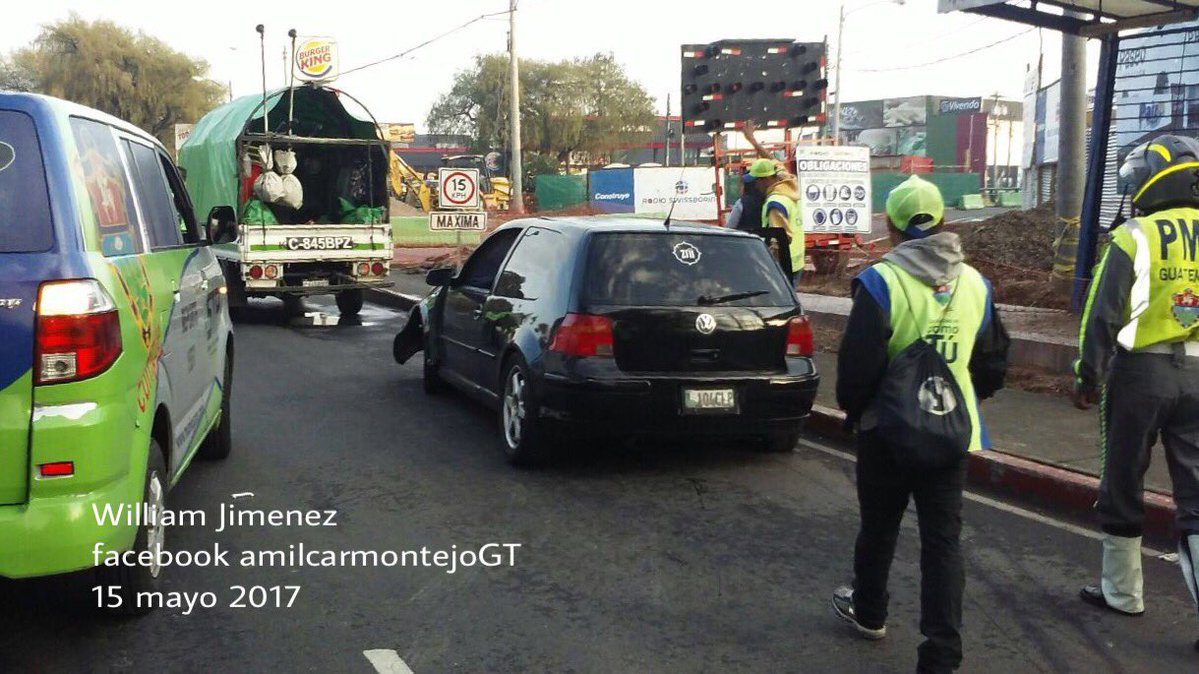 Abandonan vehículo chocado