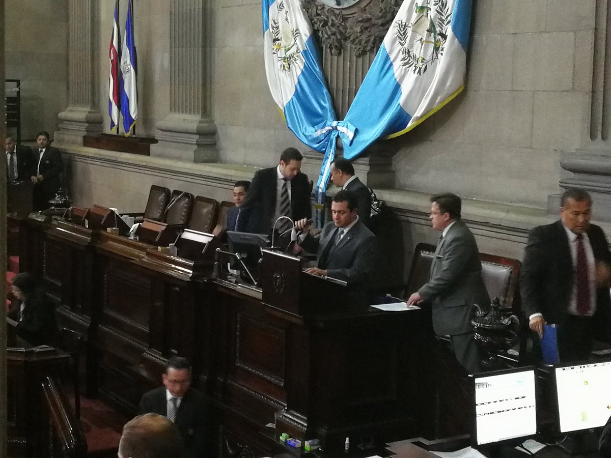 Comienza sesión plenaria