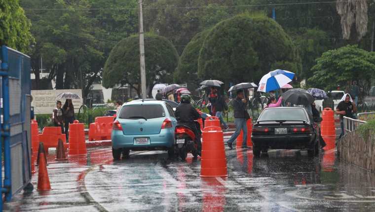 Según la PNC habrá más seguridad en la Usac para evitar el robo de motos.(Foto Prensa Libre: Érick Ávila)