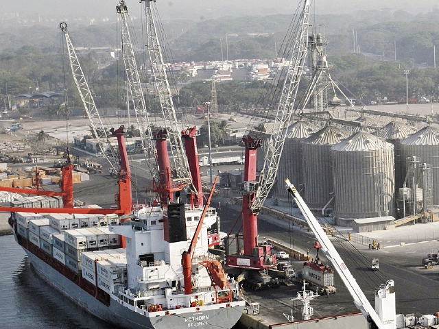 El intercambio comercial entre Guatemala y sus socios muestra dinamismo, según cifras del Banguat. (Foto Prensa Libre: EDWIN BERCIAN)