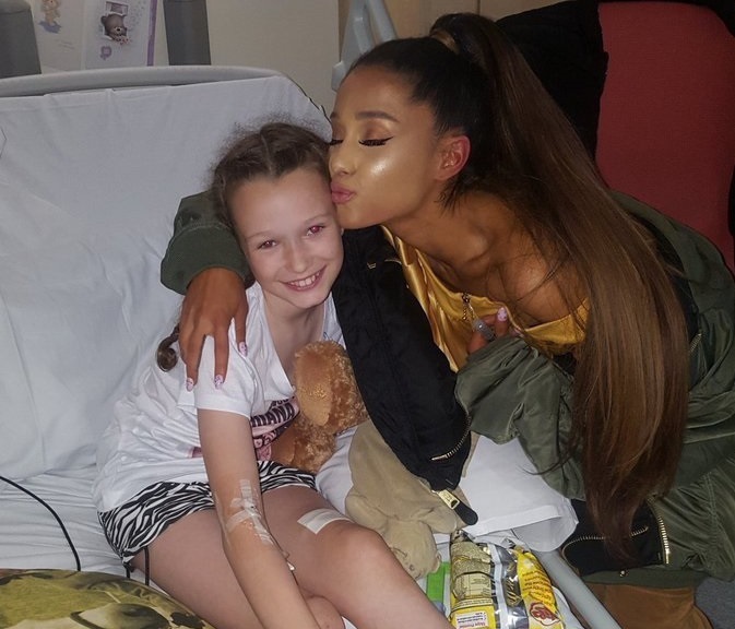 Adriana Grande convive con víctimas del atentado en Mánchester. Foto Prensa Libre: EFE.