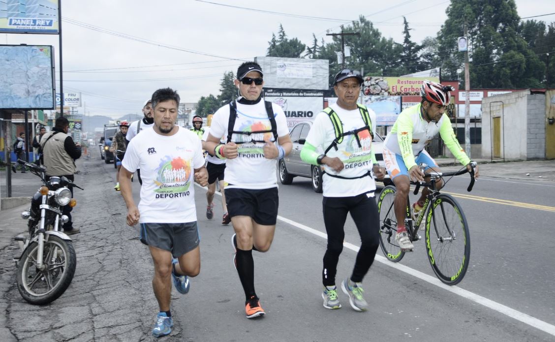 Atletas corren de Chimaltenango a la capital para que se construya el Complejo Los Aposentos