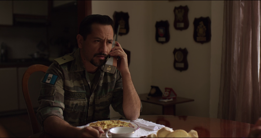 El teniente Rosado es un personaje importante dentro de la serie, supuestamente a cargo de la captura de Guzmán Loera en Guatemala (Foto Prensa Libre: Netflix).