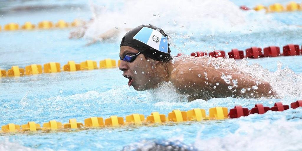 Luis Carlos Martínez mejoró su récord en los 50 metros mariposa en el Mundial de Natación. (Foto Prensa Libre: Hemeroteca PL)