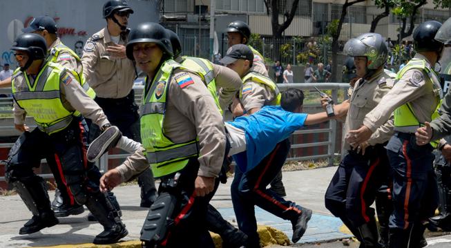 Una de las denuncias contra Maduro es por abuso de fuerzas contra manifestantes por parte de la Policía. (Foto: Hemeroteca PL)