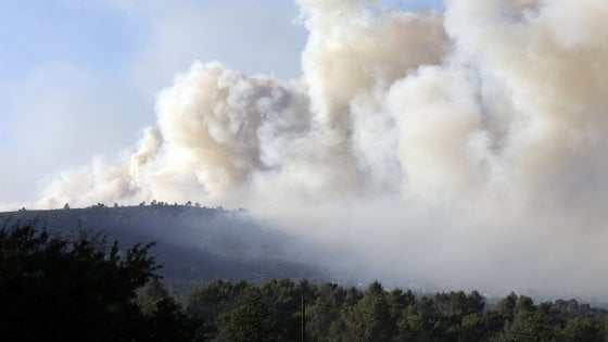 Diez mil personas evacuadas por un nuevo incendio en el sur de Francia