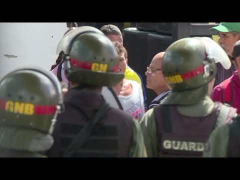 Un muerto y tres heridos durante plebiscito en Venezuela