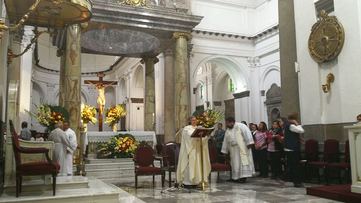 Santa Misa por los 400 años de fundación de la Asociación Internacional de Caridad. (Foto Prensa Libre: Oscar Felipe)