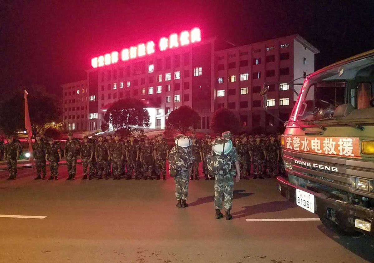 China declara emergencia por seísmo de 7 grados en el centro del país