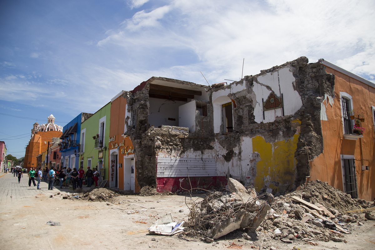 Daños causados por el terremoto en Atzala, en el estado de Puebla,México. (Foto Prensa Libre;EFE).