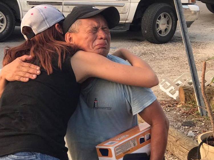La ayuda para decenas de damnificados por el huracán Irma en Florida ha llegado gracias al guatemalteco Julio Meléndez. (Foto Prensa Libre: Vane Lozano)