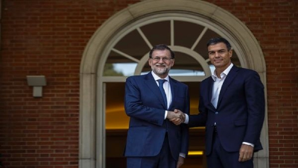 Mariano Rajoy, izquierda y Pedro Sánchez se han reunido con asiduidad por la situación en Cataluña. (Foto Prensa Libre: EFE)