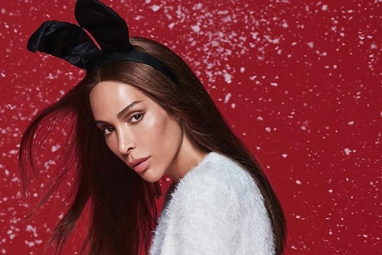 La modelo francesa Inés Rau, la primera transexual en aparecer en las páginas centrales de la popular revista Playboy, que la tendrá en su edición noviembre-diciembre (Foto Prensa Libre: EFE).