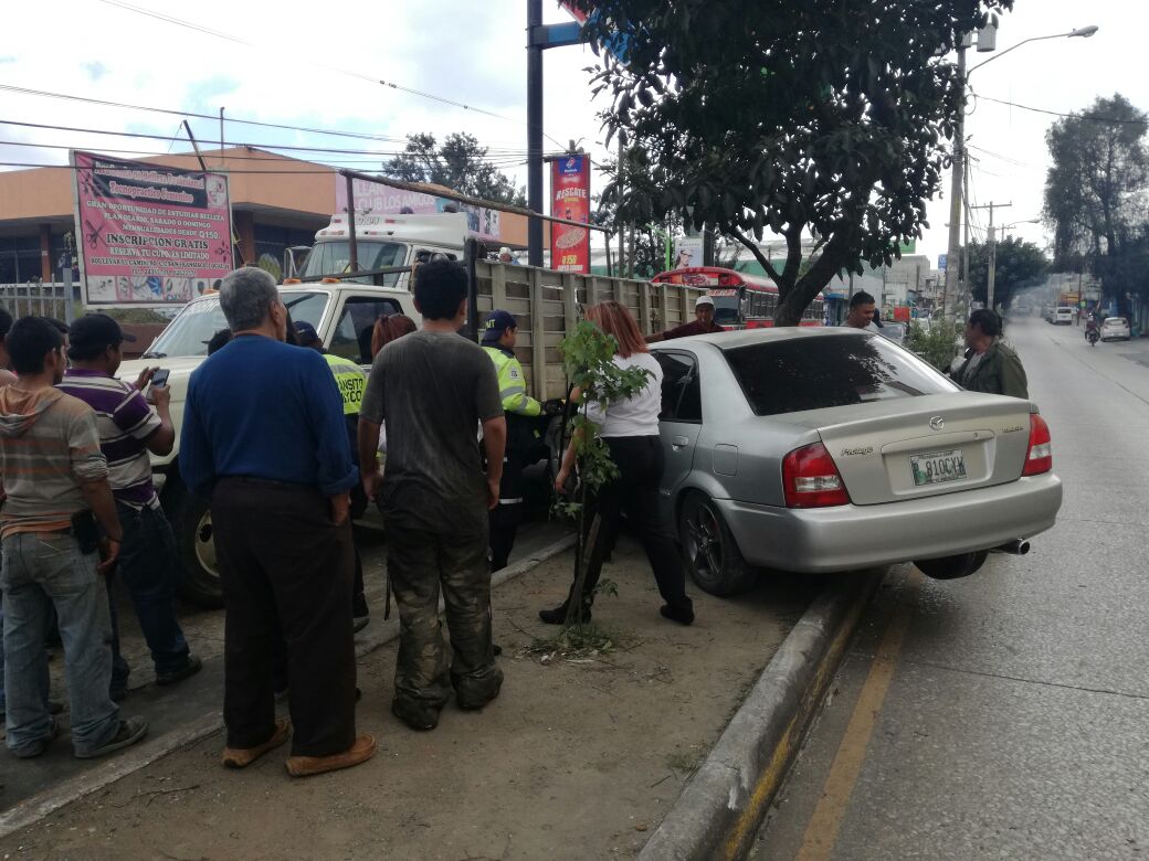 Precaución por accidente en zona 6 de Mixco