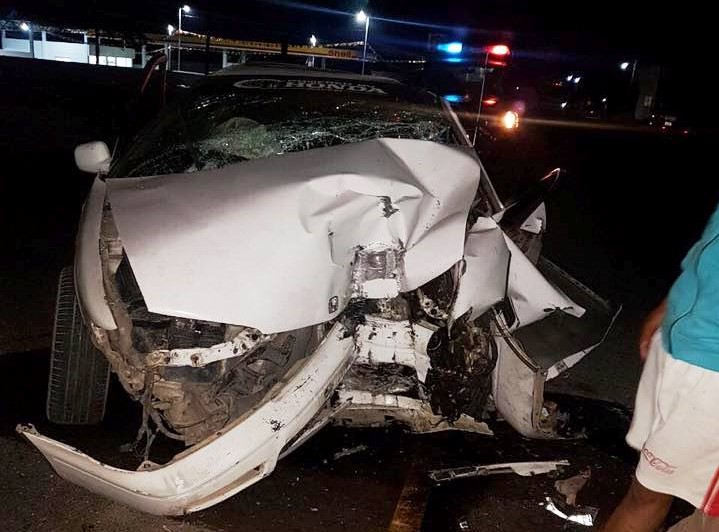 Vehículo en el que viajaba Kelvin Campos quedó con serios daños. (Foto Prensa Libre: Mario Morales).