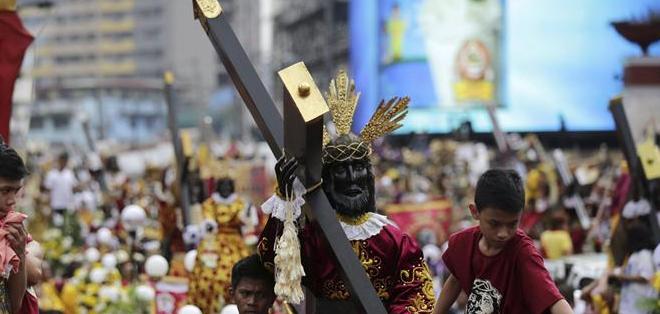 Procesión Nazareno Negro en Manila. (Foto Prensa Libre: EFE)