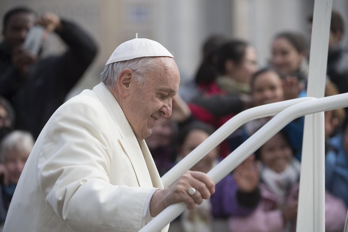 El papa Francisco instó a denunciar los actos de corrupción y no quedarse callados. (Foto Prensa Libre: EFE)