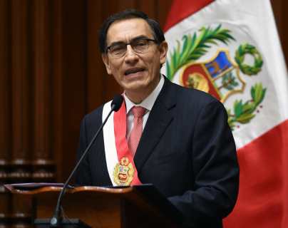 Martín Vizcarra asume la Presidencia del Perú
