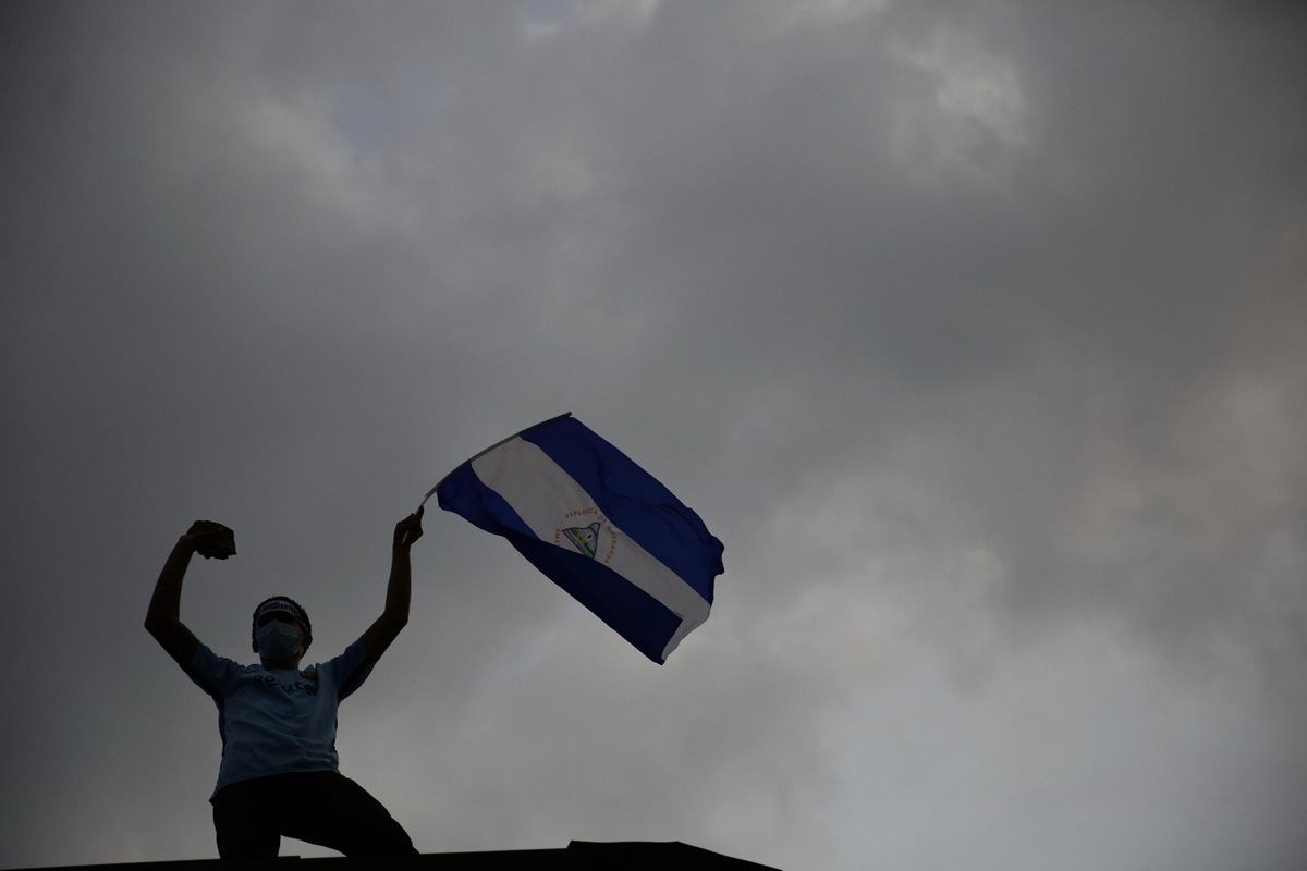 Nicaragua vivió su primer día de tregua de represión de las protestas. Miles salieron a las calles. (Foto Prensa Libre: EFE)