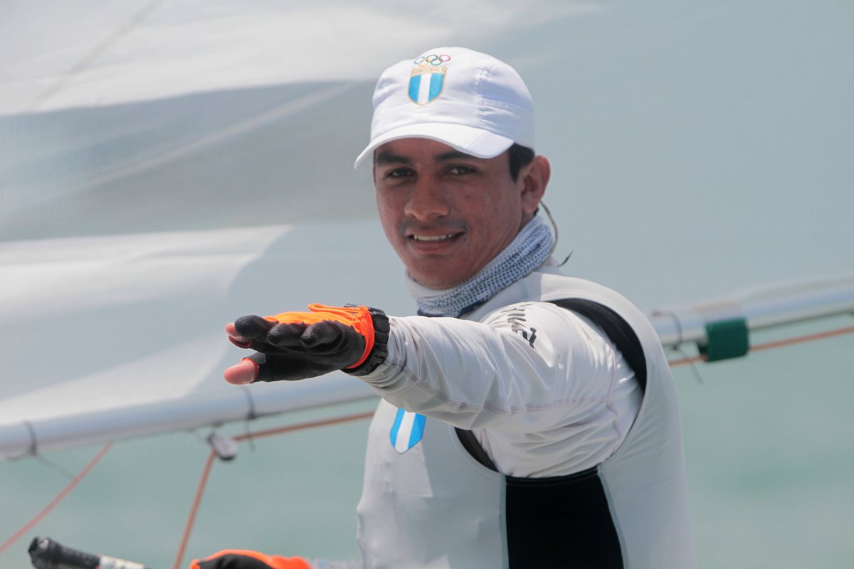 El velerista nacional David Hernández, durante la jornada de este martes. (Foto Prensa Libre: Cortesía COG)