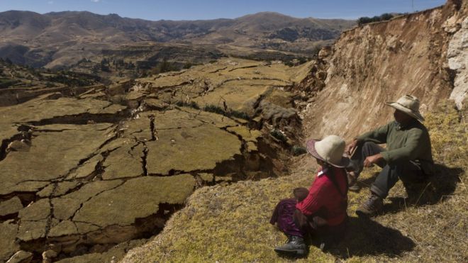 “Fue como si se partiera la Tierra”: Lutto Kututo, el pueblo destruido por enormes grietas en Perú