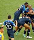 Los jugadores de la Selección de Francia festejan al ganar la Copa del Mundo. (Foto Prensa Libre: EFE)