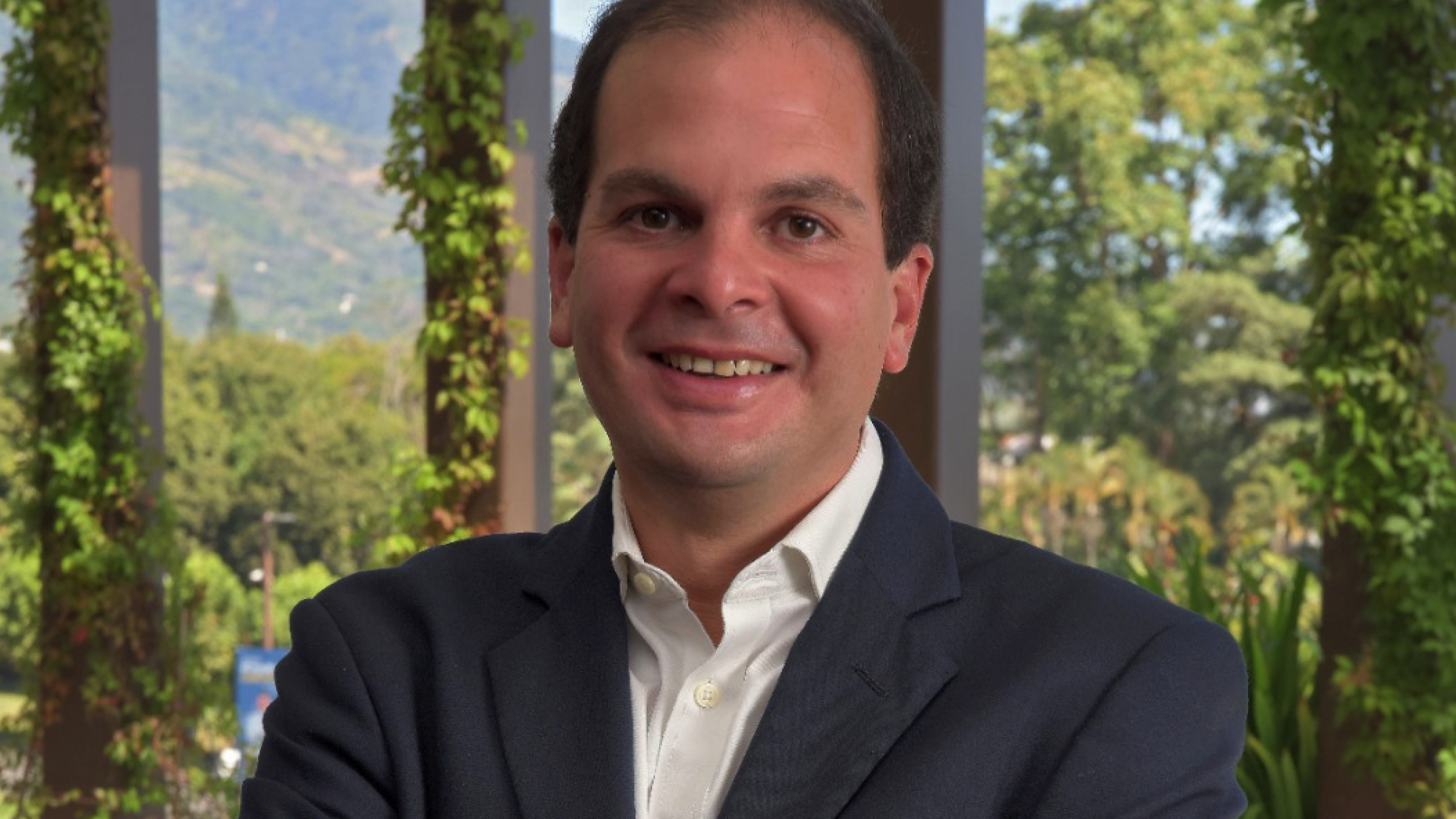 Sergio Calderón, Director de Tarjetas de Crédito de Banco CUSCATLAN.