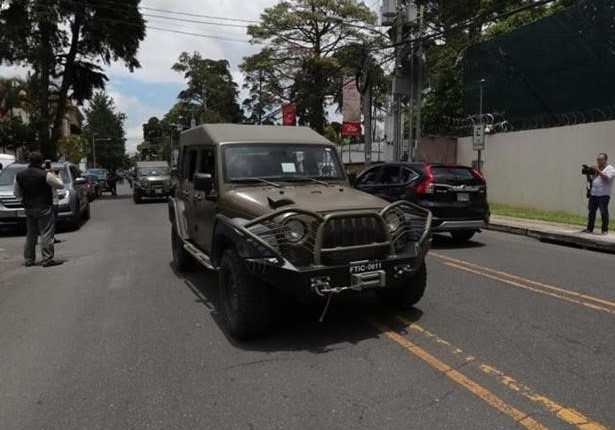 La movilización de los jeeps J8 el 31 de agosto, cuando se anunció el fin del mandato de Cicig, ha sido justificada por la SIE. (Foto Prensa Libre: Hemeroteca PL)