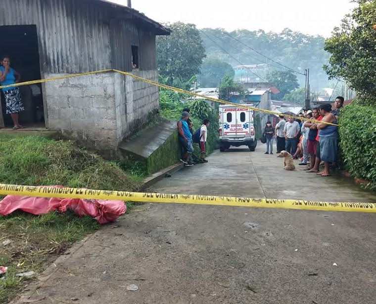 El cadáver fue localizado en el sector conocido como Ubec de la comunidad Las Mercedes. (Foto Prensa Libre: Cortesía)