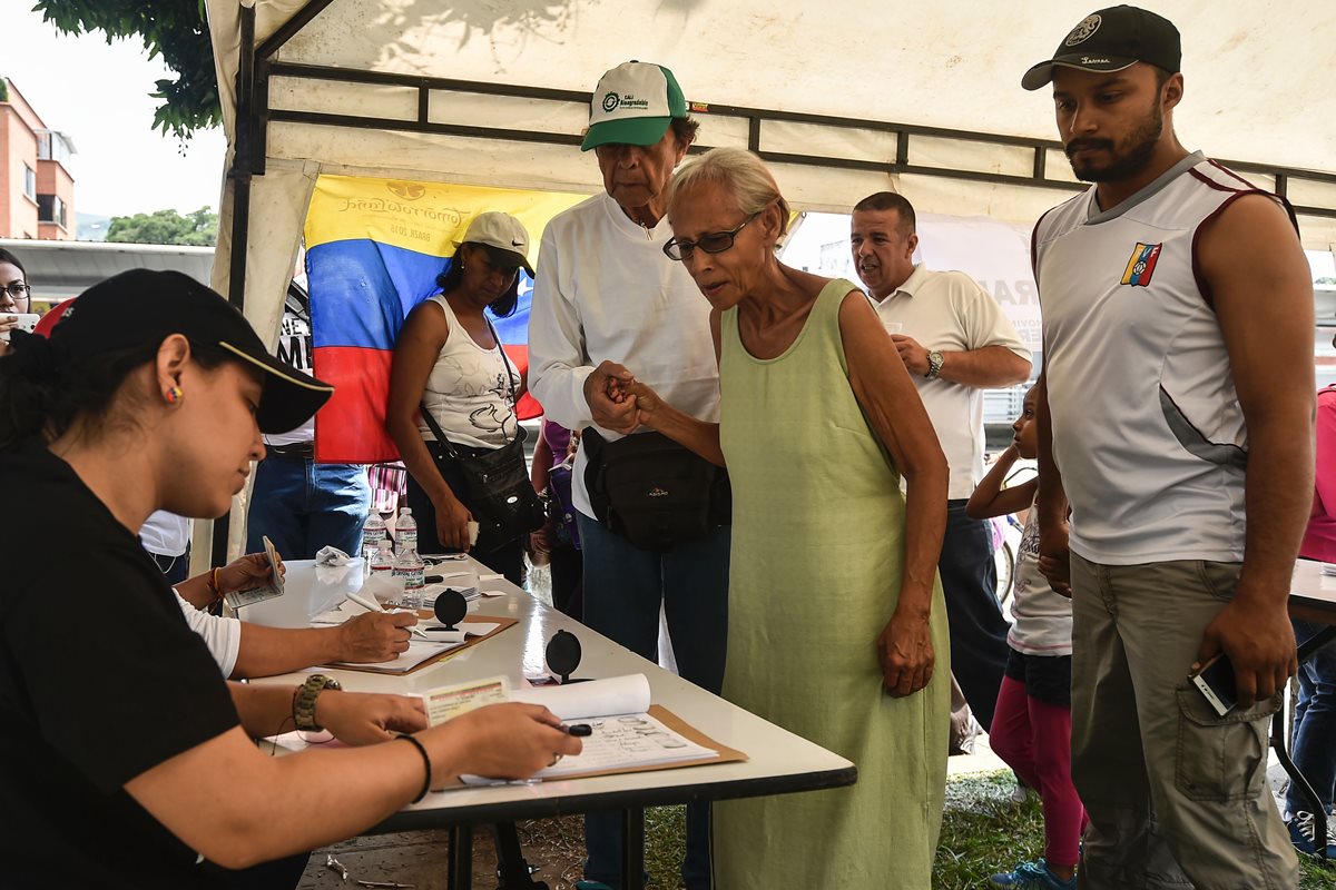 Pero la votación marcha con fluidez.