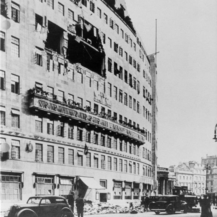 Broadcasting House, la sede de la BBC, fue bombardeada en varias ocasiones durante la guerra