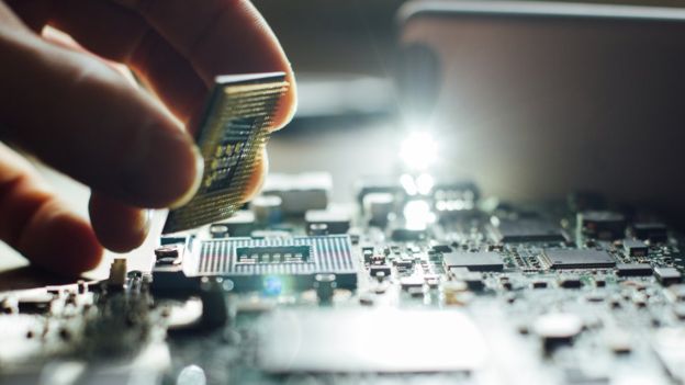 La ley de Moore estableció que cada dos años se duplicaría el número de transistores en un chip. GETTY IMAGES