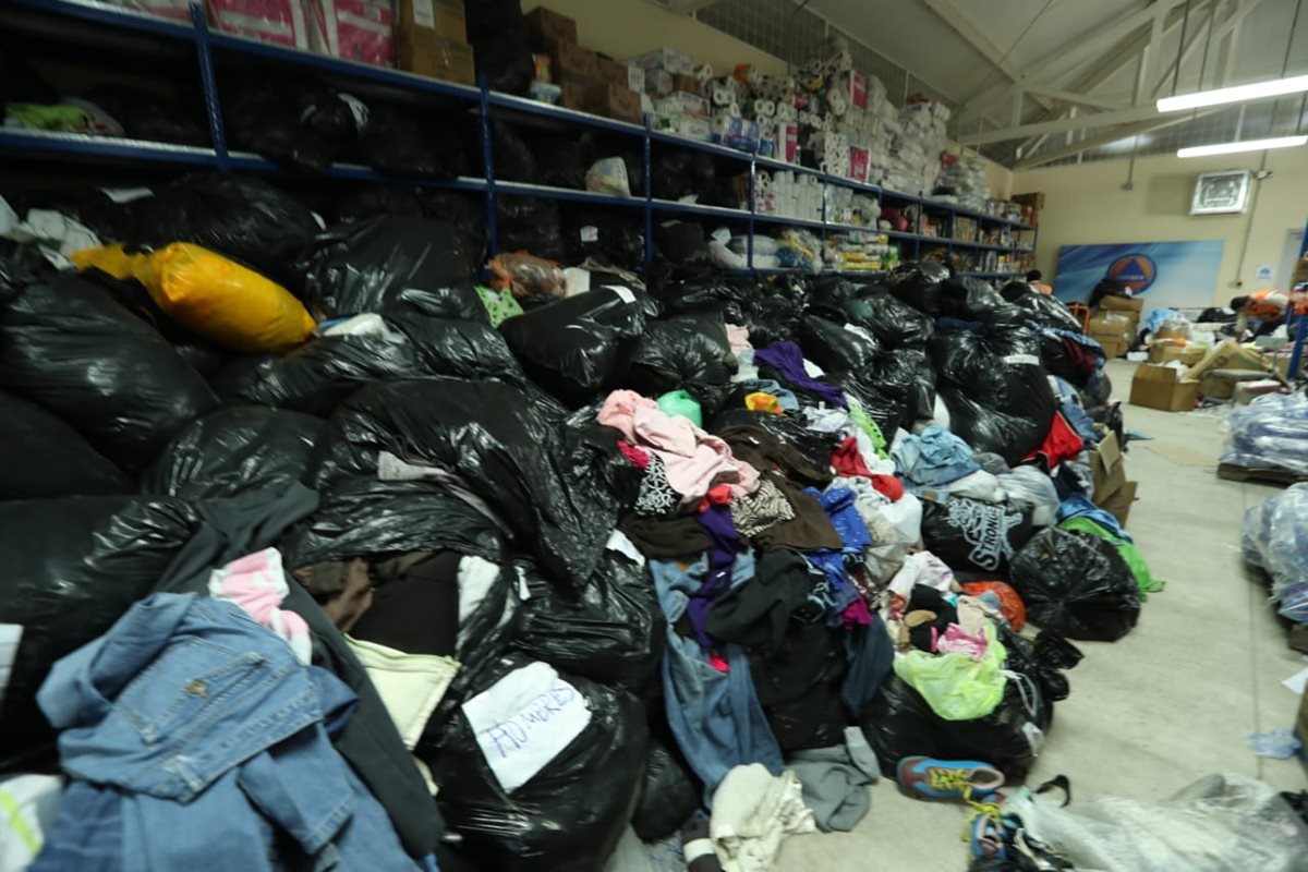 Cantidades grandes de ropa han sido enviadas para las personas afectadas.