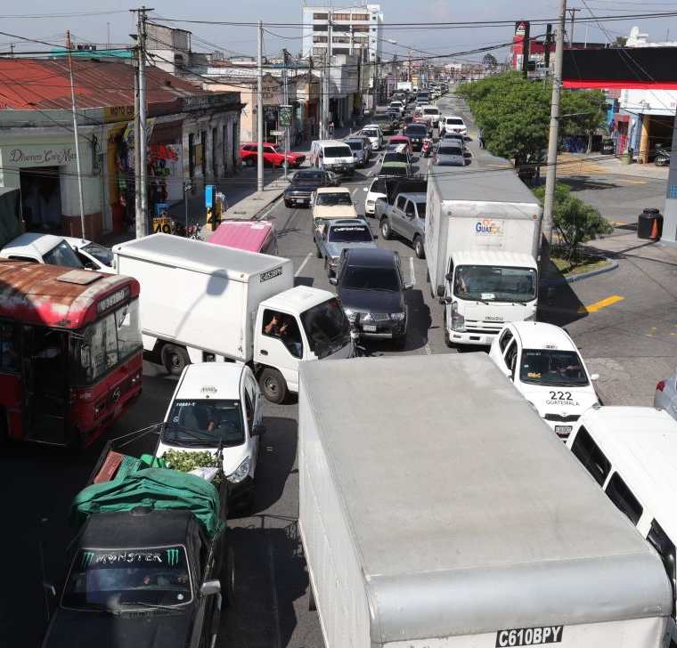 Sector de la Avenida Bolívar, una de las más afectadas con la marcha campesina. (Foto Prensa Libre: Estuardo Paredes).