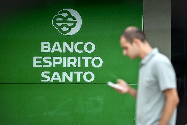 El declive del banco se aceleró el jueves recién pasado debido a la implicación por lavado de dinero por parte de Ricardo Salgado, exvicepresidente del banco. (Foto Prensa Libre: AFP)