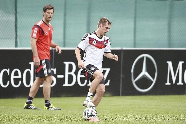 Philipp Lahm no jugará el amistoso entre Alemania y Camerún, de cara al Mundial de Brasil 2014. (Foto Prensa Libre: EFE)