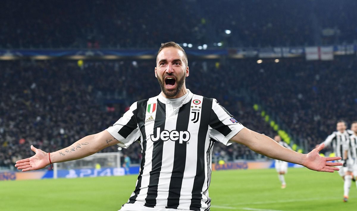 Así fue el eufórico festejo de Higuaín después de abrir el marcador.