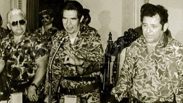 Francisco Gordillo (a la derecha) fue parte del triunvirato militar que tomó el poder en 1982 junto a Efraín Ríos Mont y Horacio Maldonado Schaad. (Foto: Prensa Libre)